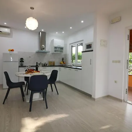 Melisa 8 By Interhome *