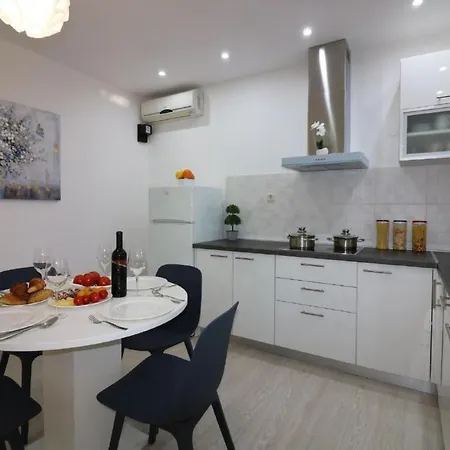 Melisa 8 By Interhome Tatil Evi *